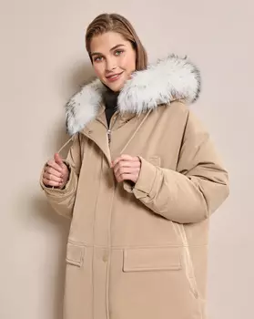 Парка длинная с мехом на капюшоне