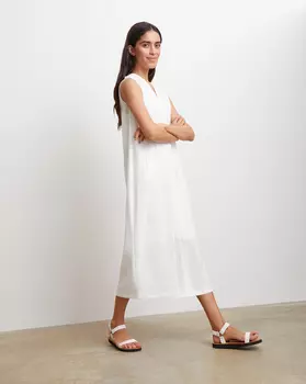 Платье миди без рукавов со шлицей