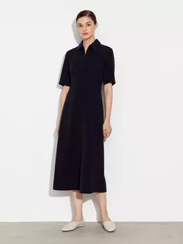 Платье приталенное с воротником