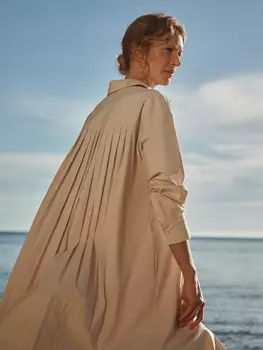 Платье-рубашка с плиссировкой