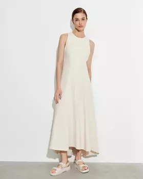 Платье с горловиной «халтер»