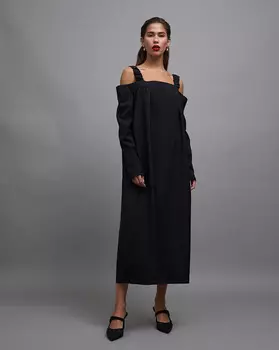 Платье с открытыми плечами S