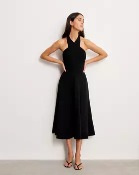 Платье с воротником «халтер»