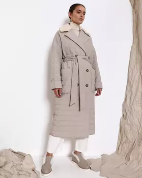 Прямое пальто со стежкой