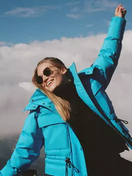 Пуховик с молниями по бокам