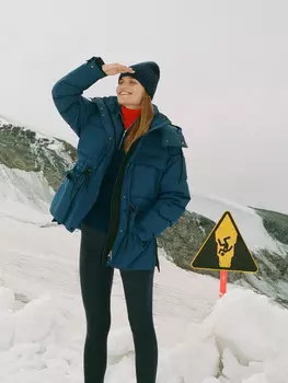 Пуховик с молниями по бокам