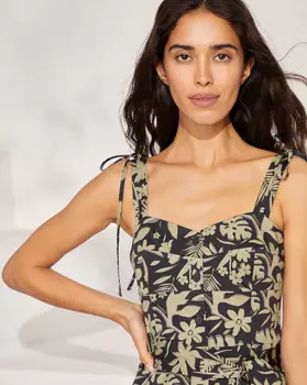 Сарафан на широких бретелях