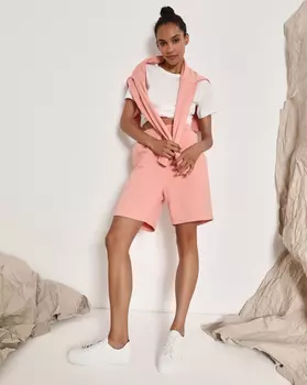 Спортивные шорты