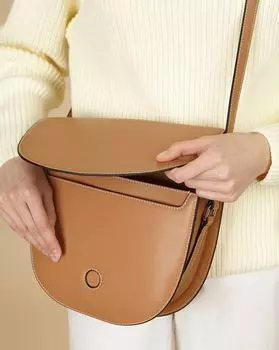 Сумка кожаная с длинным плечевым ремнем One size