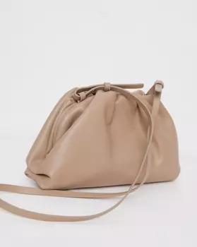 Сумка-пирожок из мягкой кожи