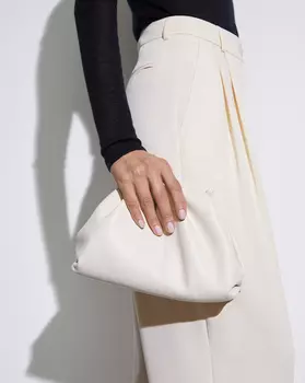 Сумка-пирожок из мягкой кожи