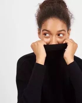 Свитер объёмный тонкой вязки M