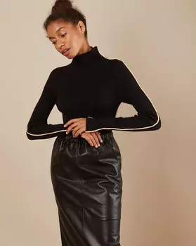 Свитер тонкий с кантом S