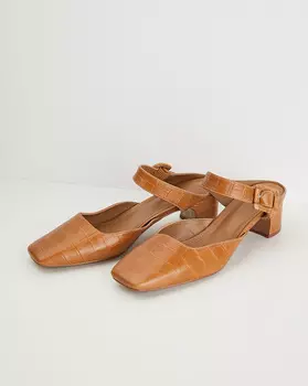 Туфли с пряжкой