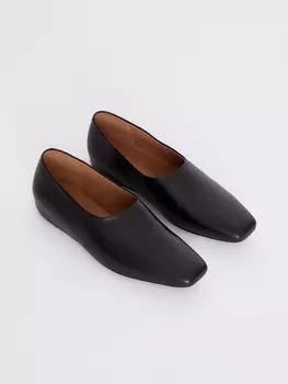 Туфли закрытые с квадратным мысом