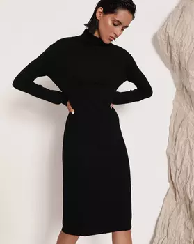 Удлиненное платье-свитер