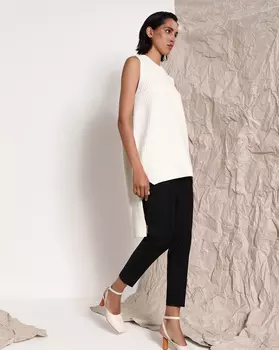 Удлиненный жилет с асимметричным низом