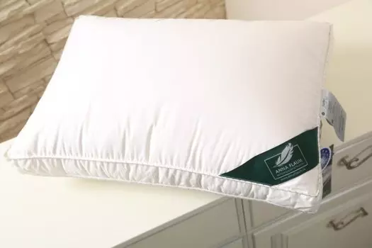 Anna Flaum Подушка средняя Flaum Sahne Kollektion 70х50 см