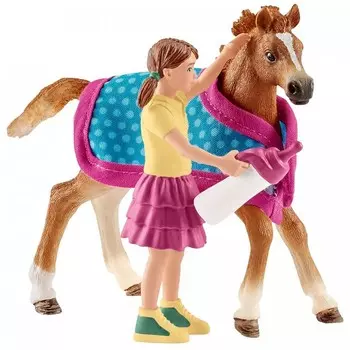 Schleich Игровой набор Жеребенок с одеялом