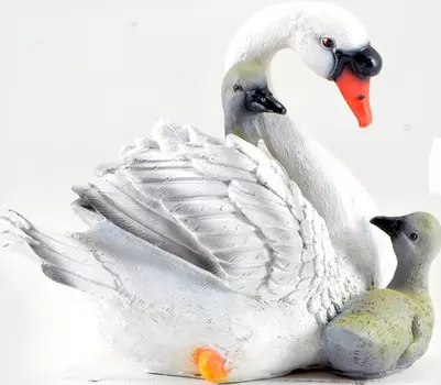 Сказка Садовая фигура Лебедушка с лебедятами