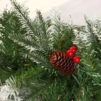 Зимнее волшебство Хвойная гирлянда Зимний шик 220 веток диаметр 25 см