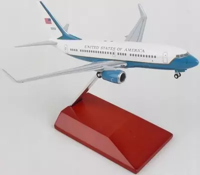 Звезда Сборная модель Авиалайнер Боинг 737-700 1:144