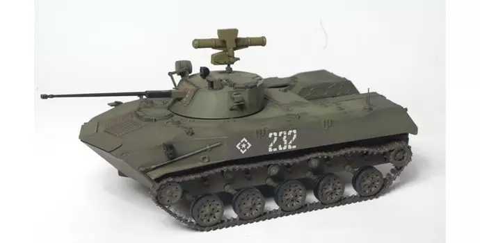 Звезда Сборная модель Российская боевая машина пехоты БМД-2