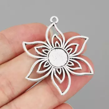 10PCS Tibetan Silver Hollow Sun Flowers Charms Pendants 10mm Round Bezel Tray Cameo Cabochon Setting for DIY Necklace Jewelry