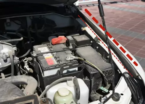 1 шт. резиновое уплотнение капота для Pajero V90 MR 523297 2000-2022 Уплотнительная лента капота для Montero V60, боковая резина для Shogun V70