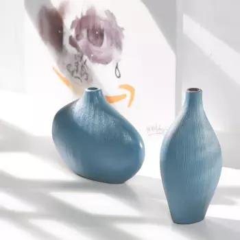 Керамическая ваза для цветов