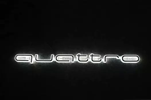 1X Автомобильная светодиодная лампа с логотипом на передней решетке Quattro Logo Light для Audi Quattro A3 A4 A5 A6 A6L A7 A8 Q3 Q5 Q7 S3 S4 S5 RS3 RS4 RS6 Значок