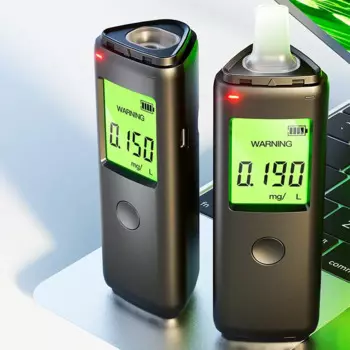 2023Newest breathalyzer Factory Professional Digital Display Rechargeable alcotester alcohol breath tester Mr black 5