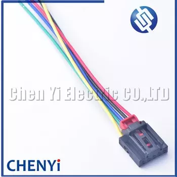 Разъем для заднего фонаря Yuyi 5K0 972 705 5G0 972 715