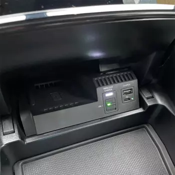 Автомобильное беспроводное зарядное устройство для Mercedes Benz W205 GLC X253 AMG C43 C63 2014-2021