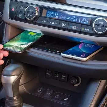 Автомобильное беспроводное зарядное устройство для Toyota Highlander 2014-2021, 15 Вт