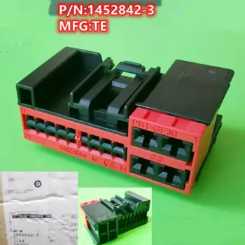 Автомобильный разъем 1452842-3