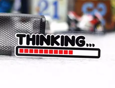 Автомобильный Стайлинг виниловая забавная буква слова мышление автомобиля окно наклейка на заднюю часть наклейки 15x4 см