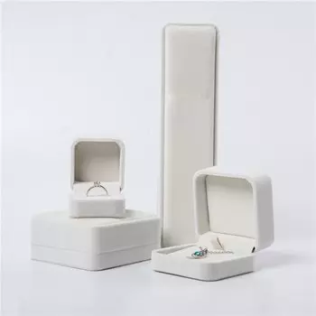 Бархатная шкатулка для украшений luckyiasv