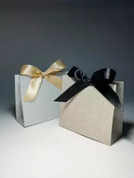 Блестящая коробка для конфет, бумажные рождественские подарочные упаковочные коробки с лентой для свадебных сувениров и украшений на день рождения