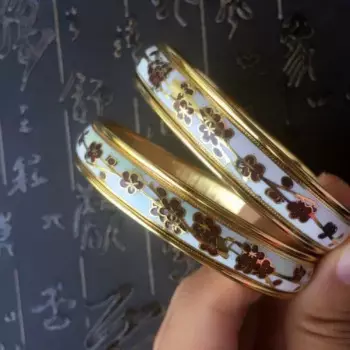 Браслет ручной работы с Королевской гардеробной