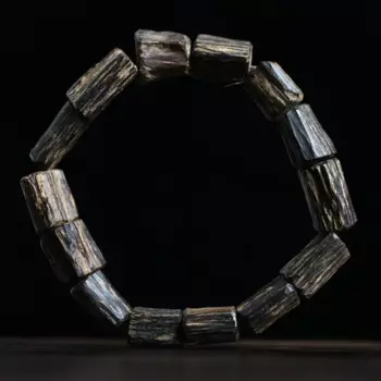 Браслет унисекс из старых материалов