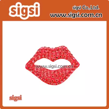 Брошь Стразы с красными губами