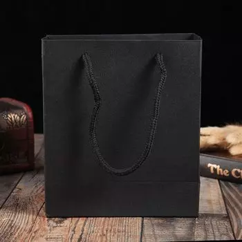 Бумажные подарочные пакеты RMTPT черные и белые