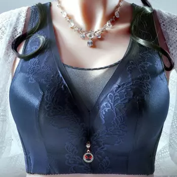 Бюстгальтер женский с чашками пуш-ап и вышивкой