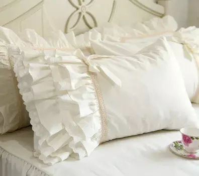 Наволочка из хлопка Julliette Dream бежевая с рюшами