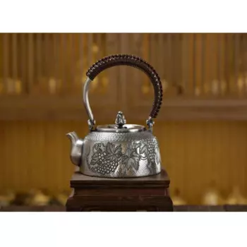 Чайник из серебра 999 пробы в стиле ретро, 350 мл