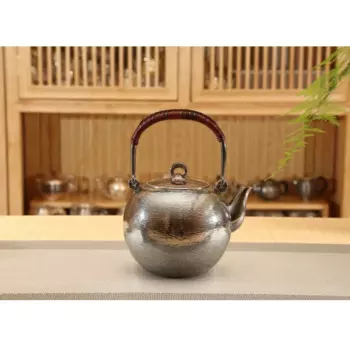 Чайник из серебра 999 пробы в стиле ретро, 900 мл