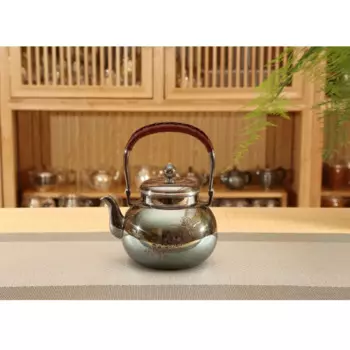 Чайник из серебра 999 пробы в стиле ретро, 590 мл