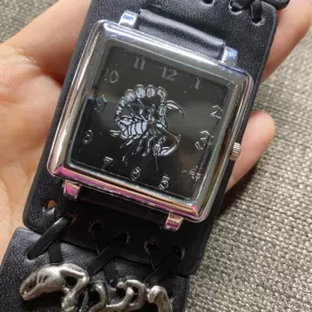 Часы Reloj Hombre с уникальным дизайном, металлическое украшение Скорпион, большой циферблат, мужские военные часы, черные кварцевые спортивные наручные часы с кожаным ремешком