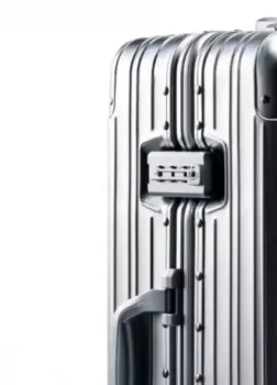 Чемодан на колесиках из алюминиевого сплава